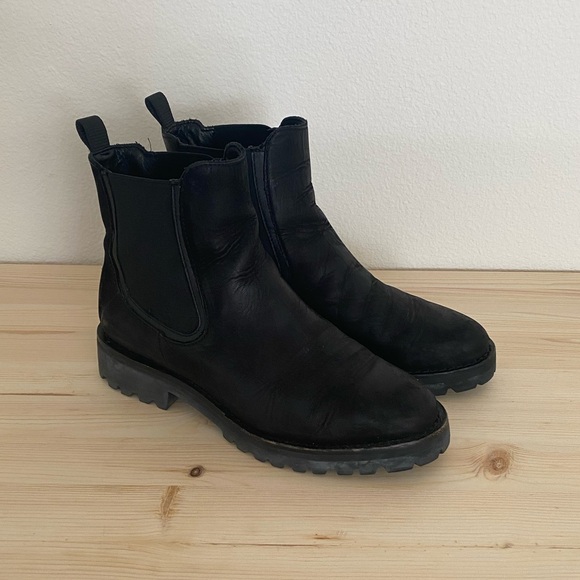 Thursday Chelsea boots black leather size 7 - Picture 1 of 6